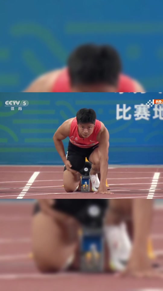 巴萨技术犯规送分，苏炳添主帅怒摔战术板！